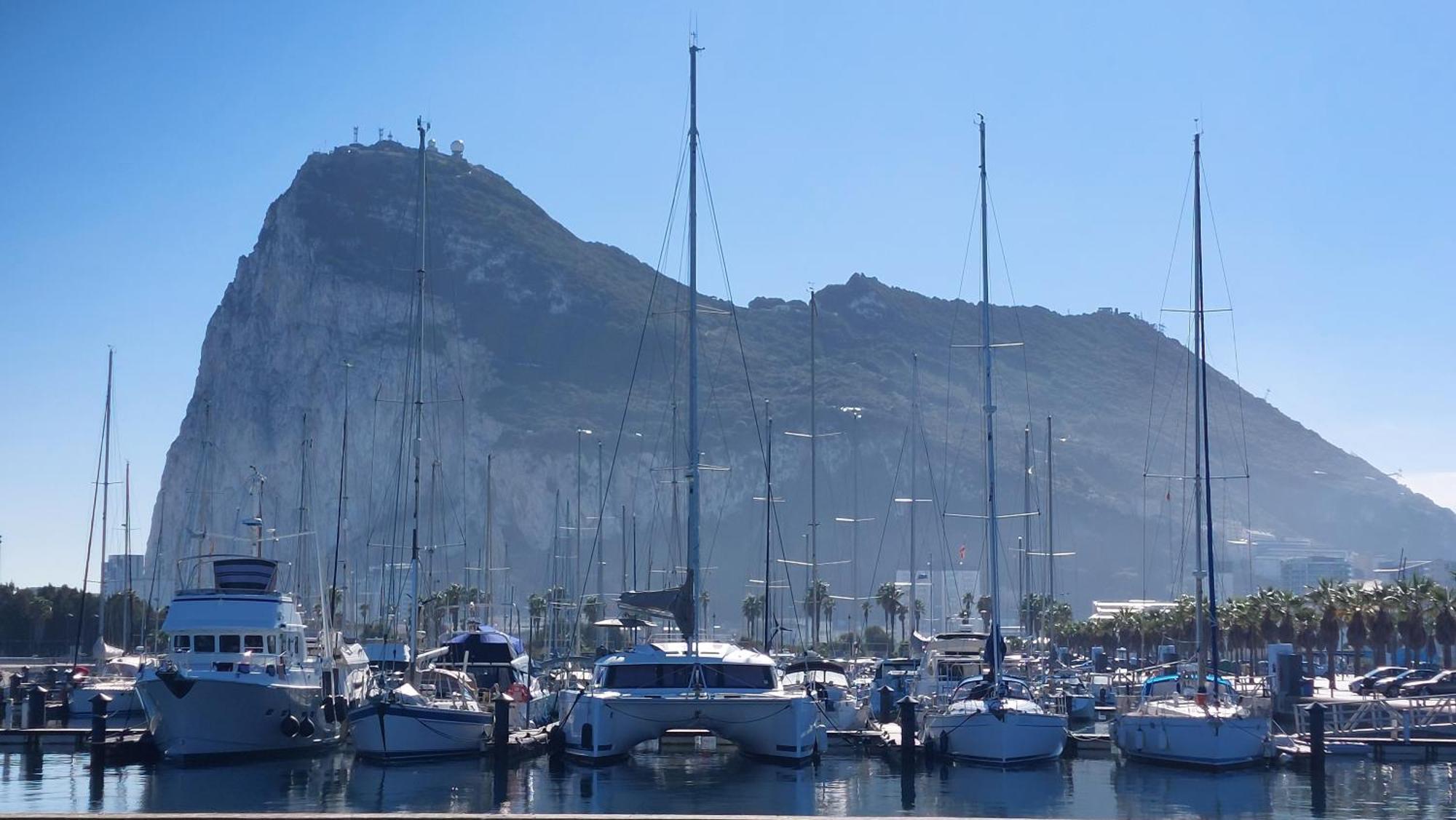 En Poniente Vila La Línea de la Concepción Exterior foto